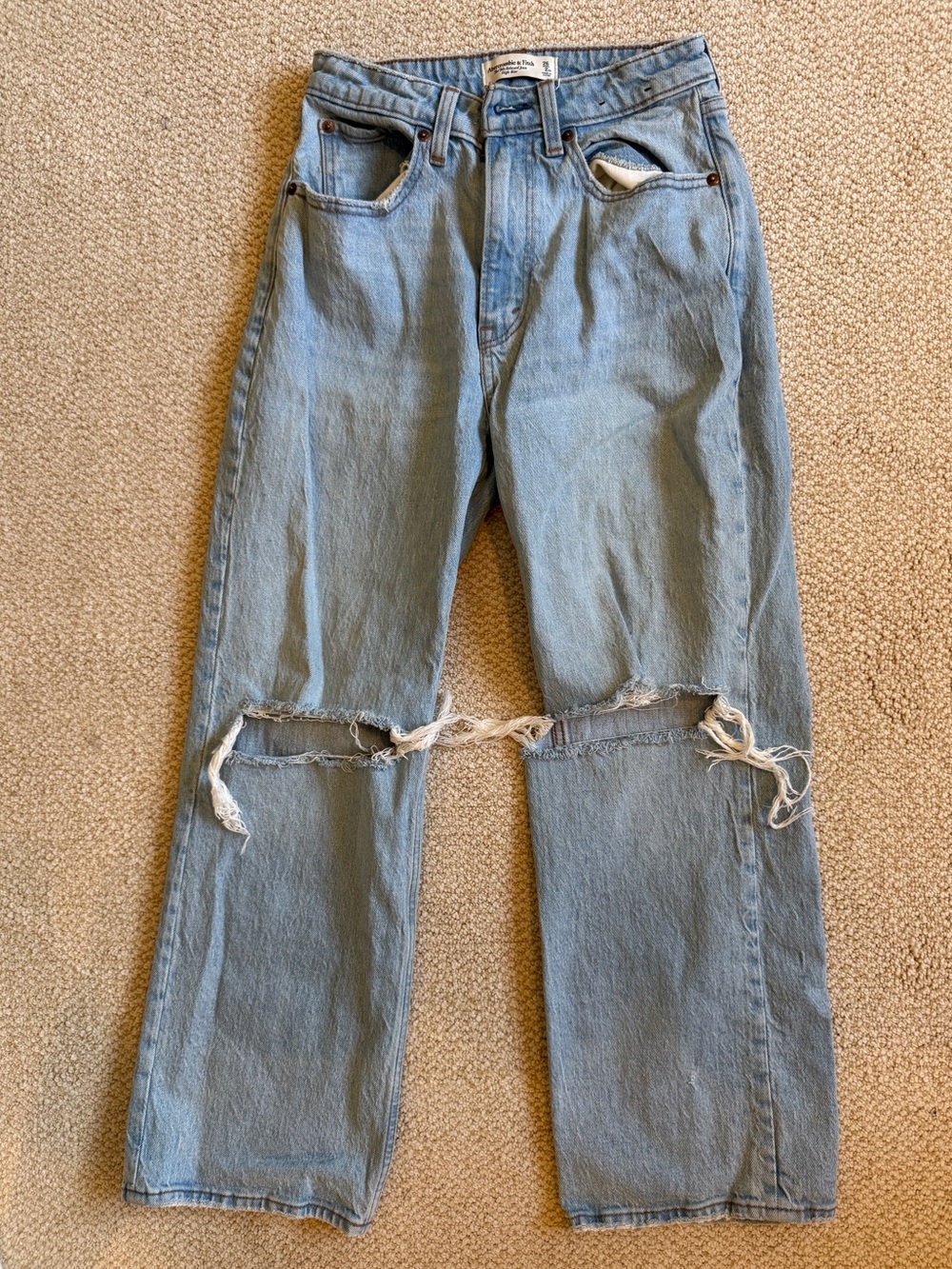 Abercrombie 90s High Rise Straight Leg Jean — 26 Short Length